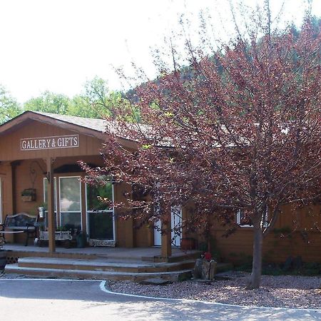 River Falls Lodging -Black Hills, South Dakota Hot Springs Ruang foto